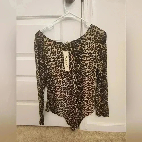 Leopard Print Bodysuit Size M NWT Long Sleeves Yelete #I279 - Picture 1 of 5